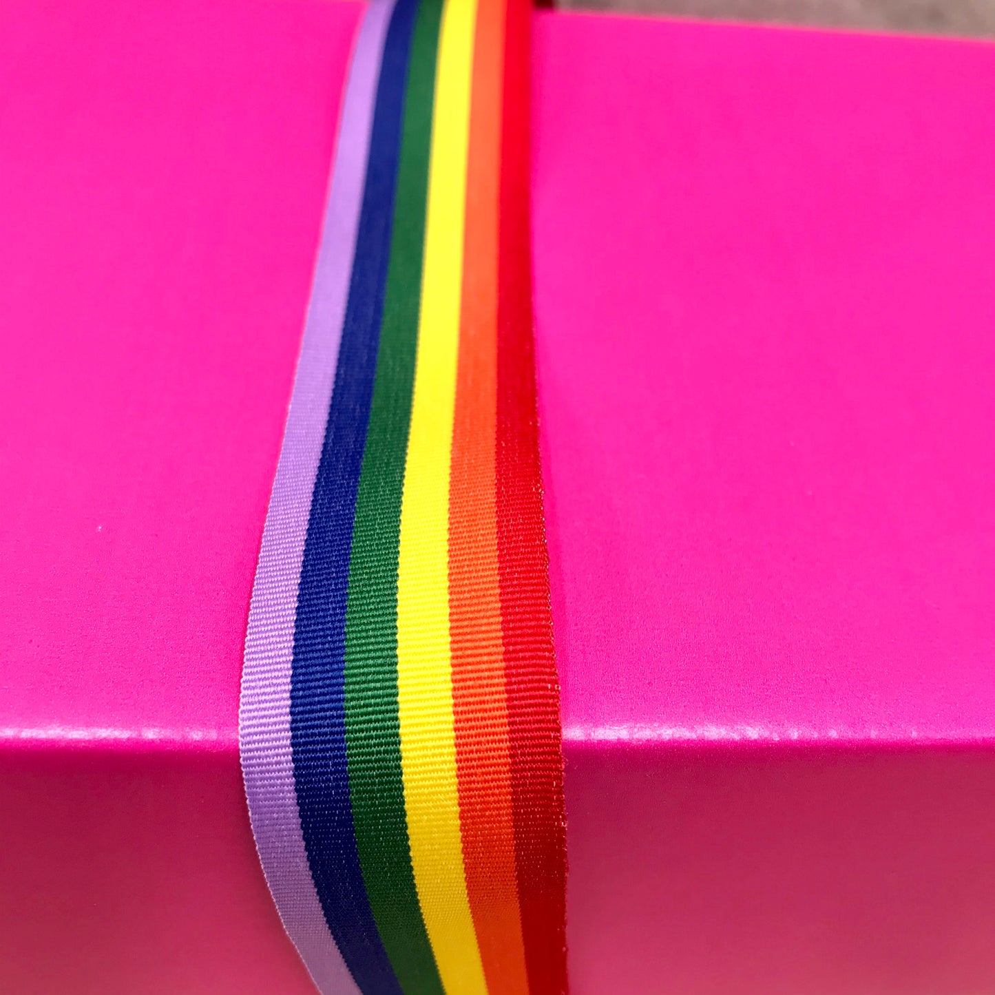 Rainbow ribbon to cheer up any presenting solution